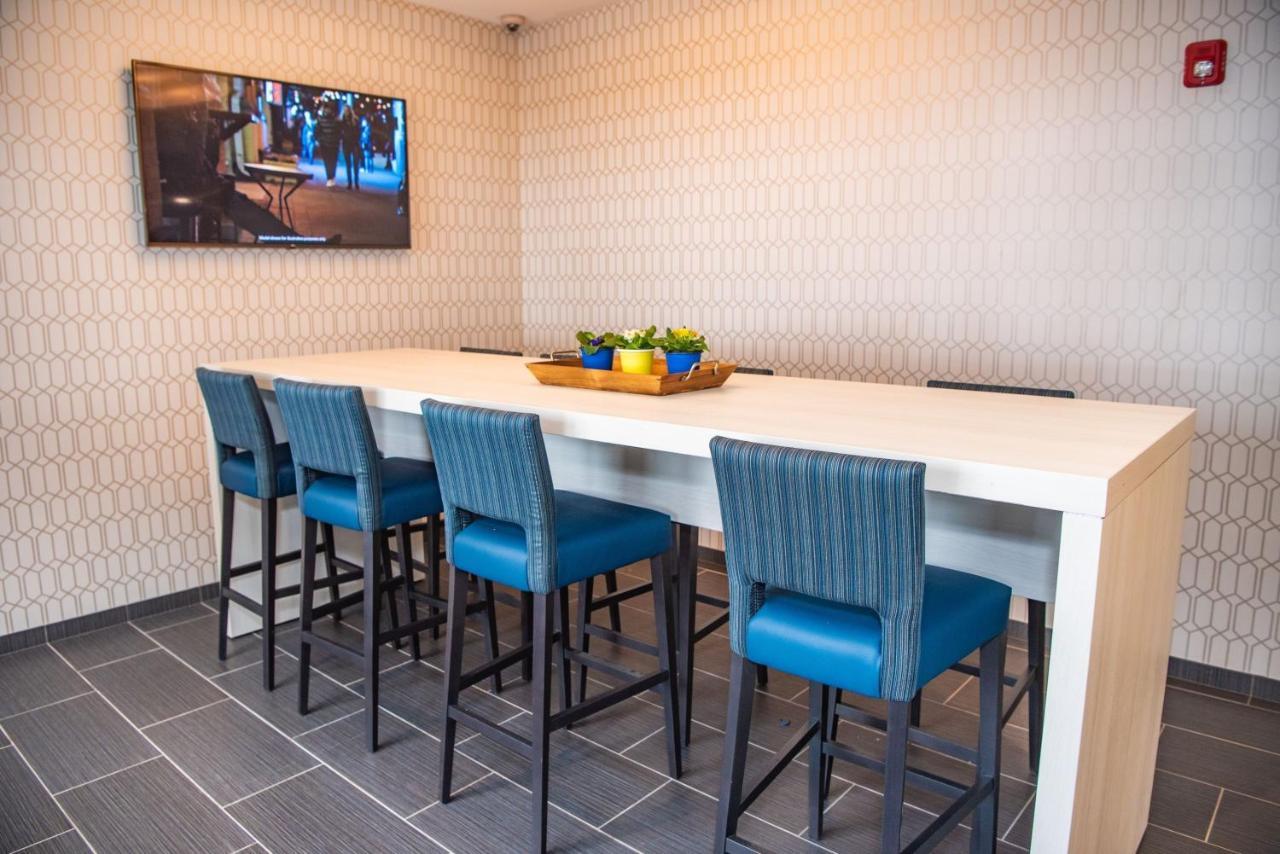Hotel Microtel & By Wyndham 3*